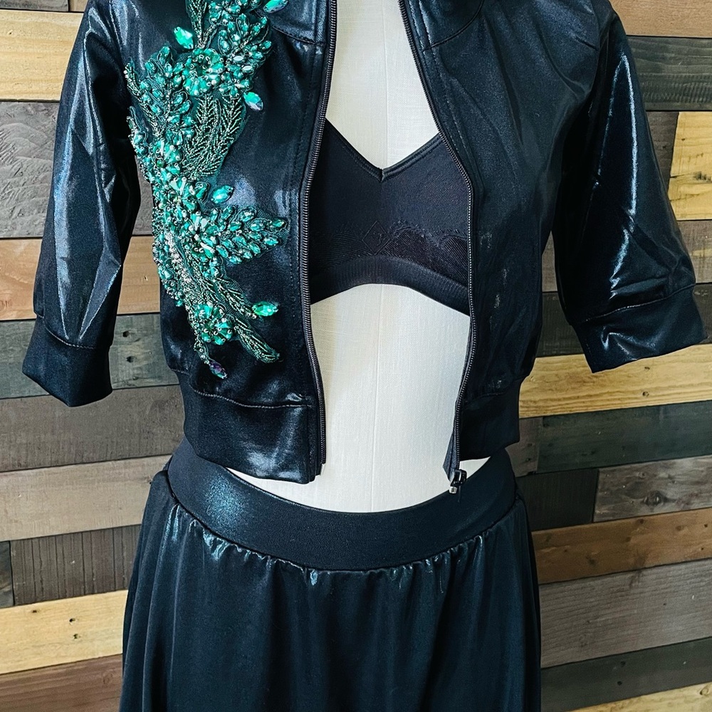 New gorgeous rhinestone cropped jacket and harem pants M